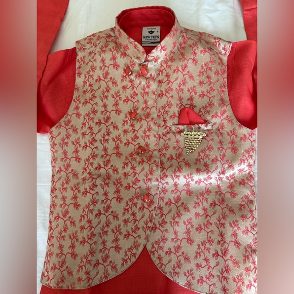 Big boys Red and Cream Floral Kurta Set - Picture 2 of 6